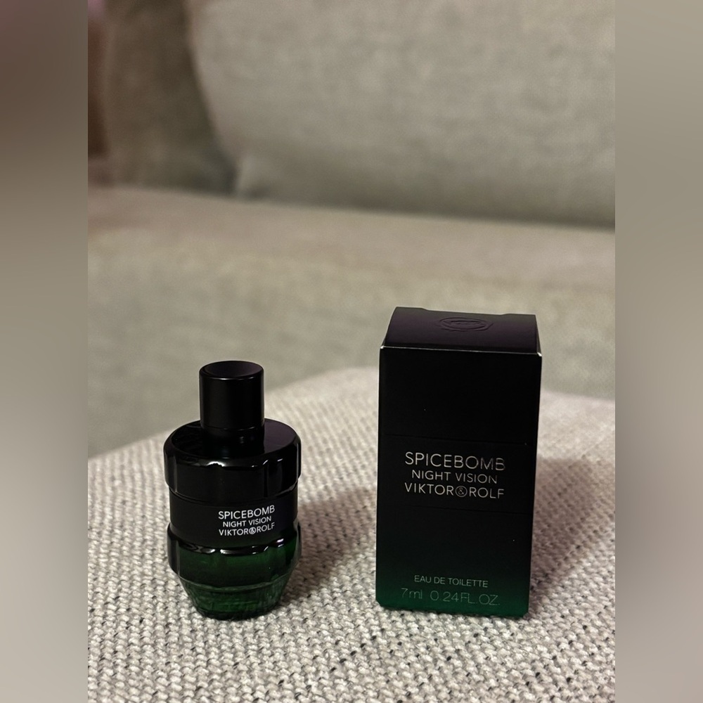 Viktor&Rolf Spicebomb night vision EDT NEW Travel size